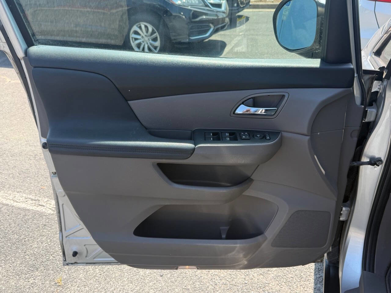 Used 2014 Honda Odyssey EX image 10