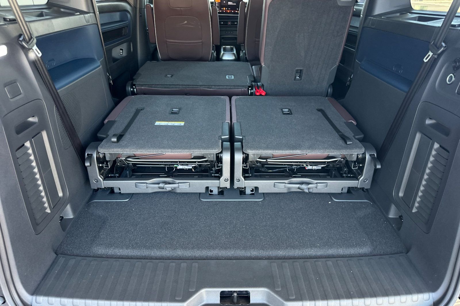 New 2025 Volkswagen ID. Buzz Pro S RWD image 16