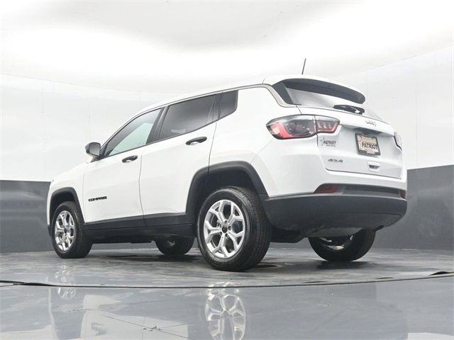 Used 2025 Jeep Compass Sport image 42
