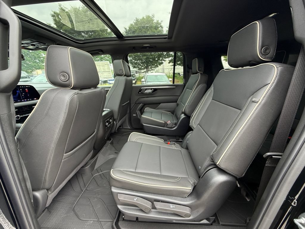 New 2026 Chevrolet Suburban Premier w/ Sun And Tow Package AWD/4WD image 25