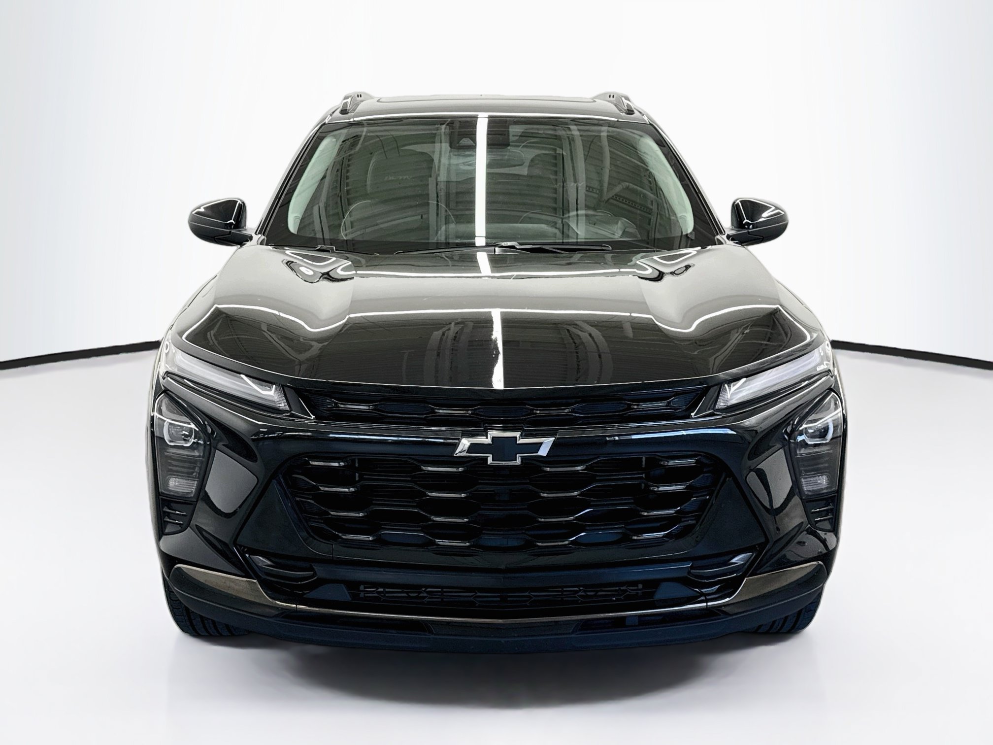Used 2025 Chevrolet Trax ACTIV w/ Sunroof Package FWD image 2