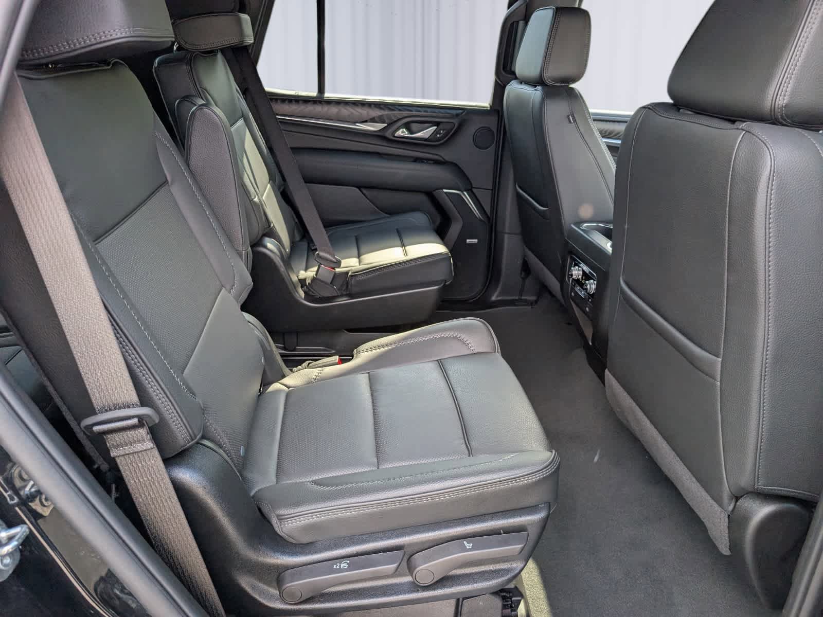 Certified 2024 GMC Yukon Denali w/ Max Trailering Package AWD/4WD image 11