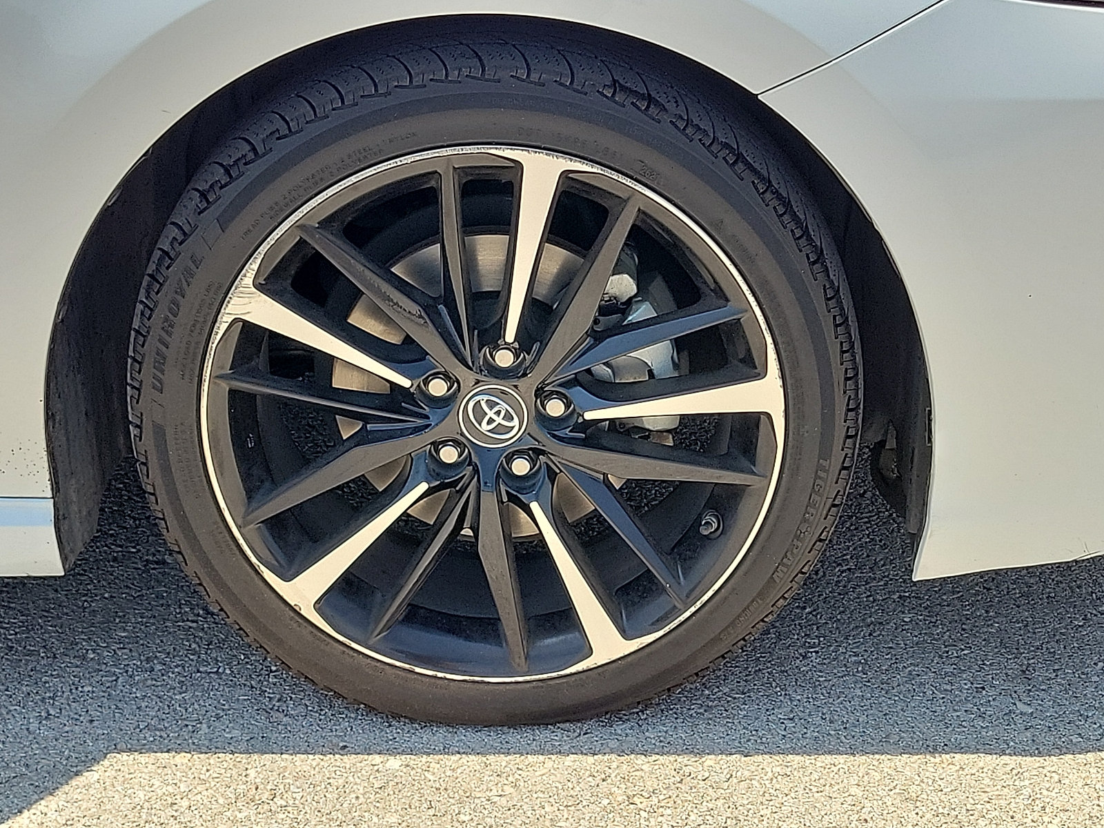 Used 2019 Toyota Camry XSE FWD image 7