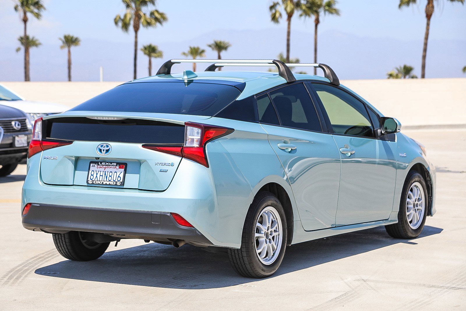 Used 2021 Toyota Prius L Eco FWD image 7