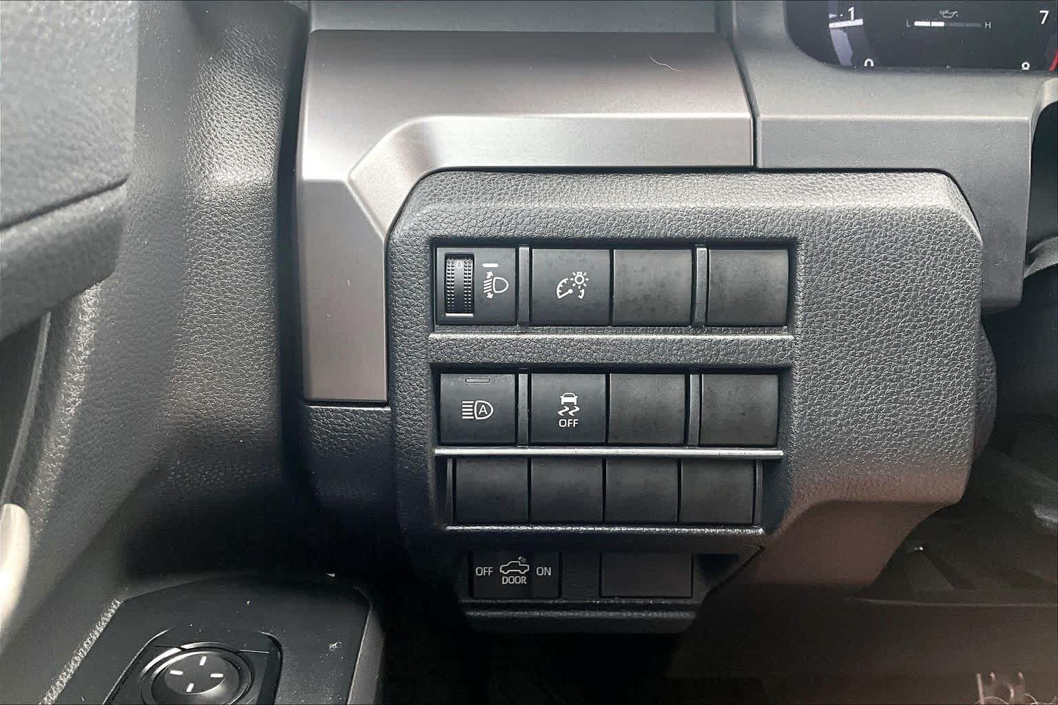 Used 2024 Toyota Tacoma TRD Sport AWD/4WD image 35