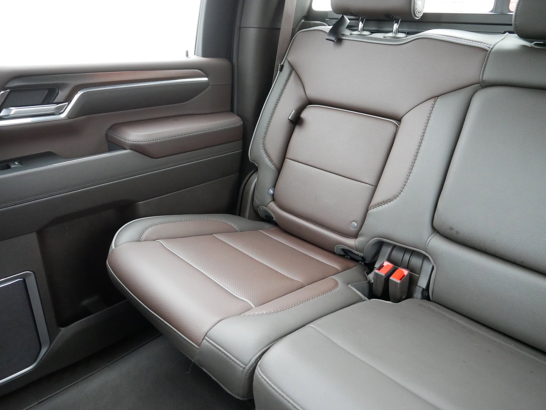 Used 2024 GMC Sierra 3500 Denali w/ Denali Reserve Package image 12