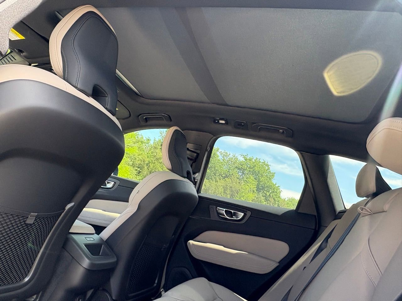 New 2026 Volvo XC60 B5 Plus w/ Protection Package Premier AWD/4WD image 23