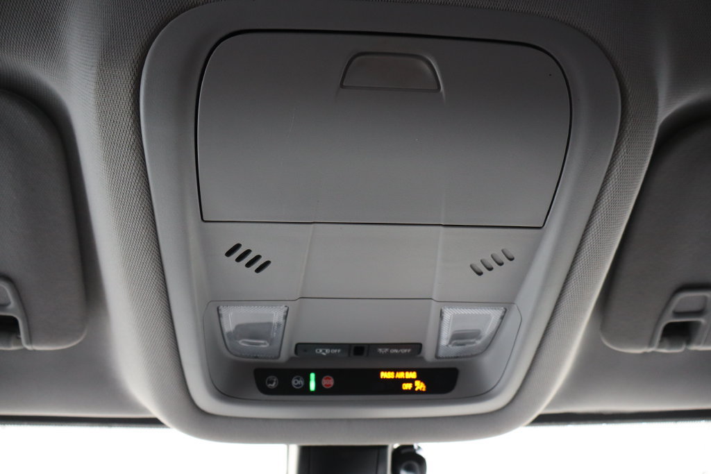 Used 2020 GMC Acadia SLE FWD image 16