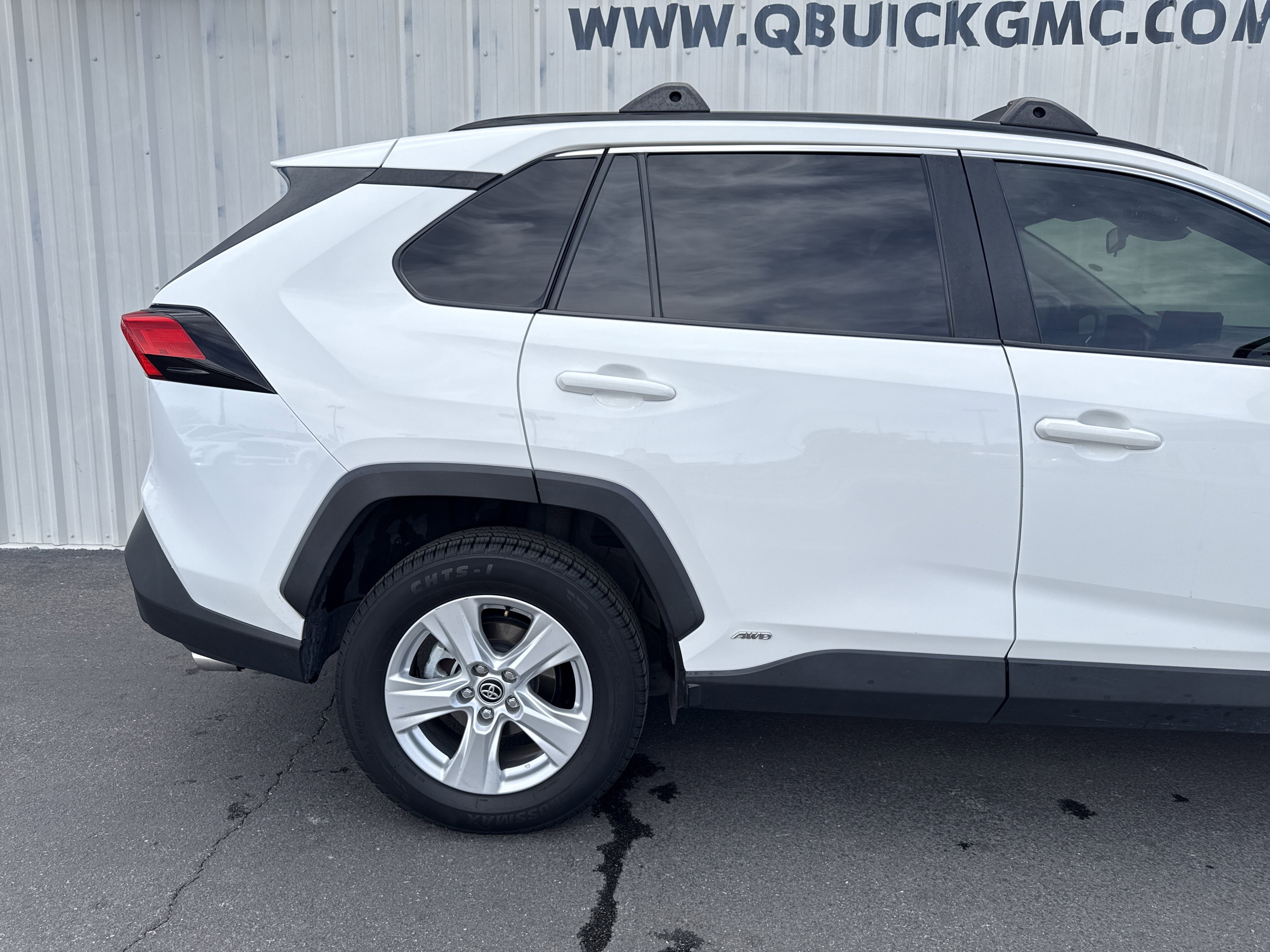 Used 2020 Toyota RAV4 LE image 26