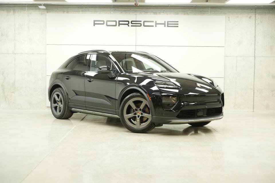 New 2026 Porsche Macan 4 Electric AWD/4WD image 9