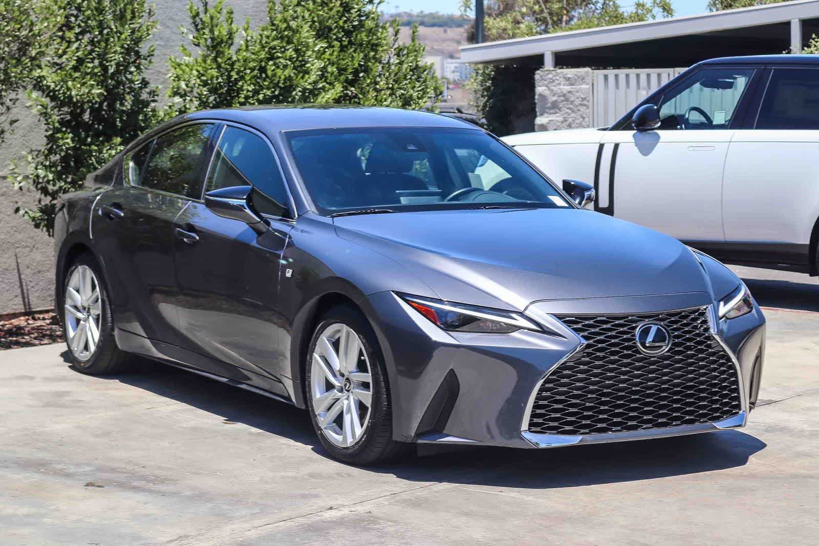 Used 2022 Lexus IS 300 RWD image 3