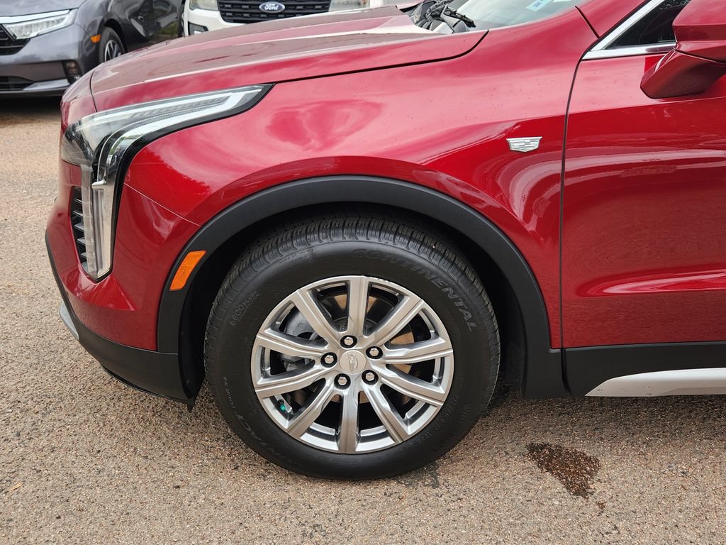 Used 2020 Cadillac XT4 Premium Luxury w/ Driver Awareness Package AWD/4WD image 9