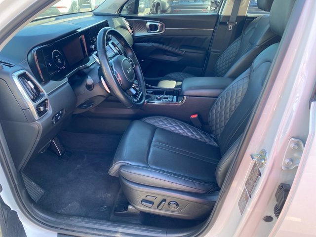 Certified 2023 Kia Sorento SX image 9