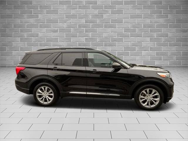 Certified 2023 Ford Explorer XLT w/ Equipment Group 202A AWD/4WD image 2