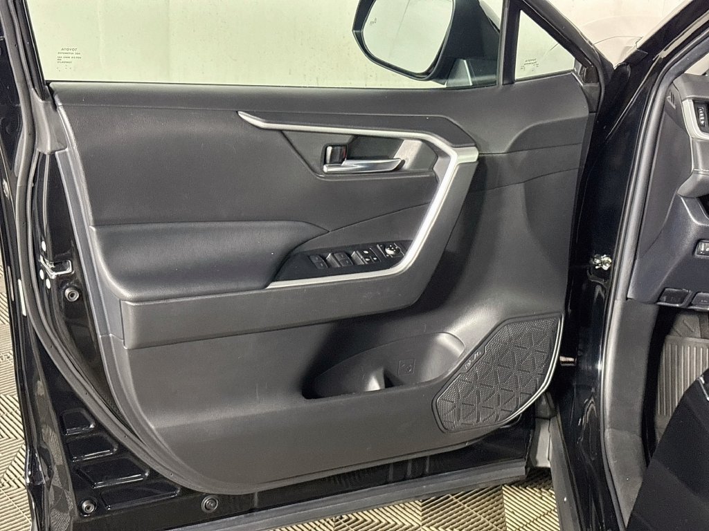 Used 2023 Toyota RAV4 XLE w/ Convenience Package AWD/4WD image 10