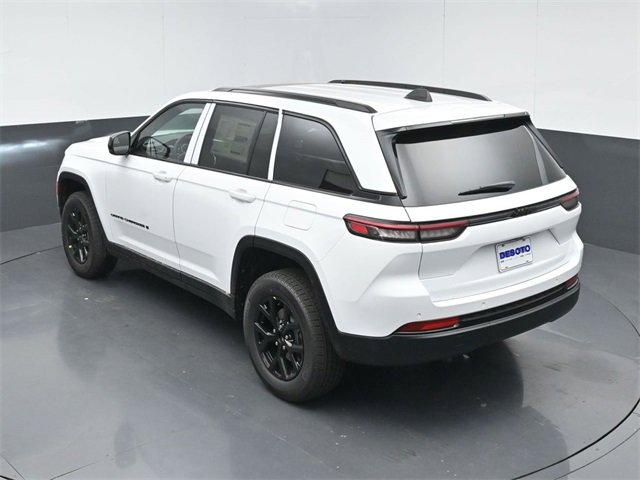New 2025 Jeep Grand Cherokee Altitude image 34
