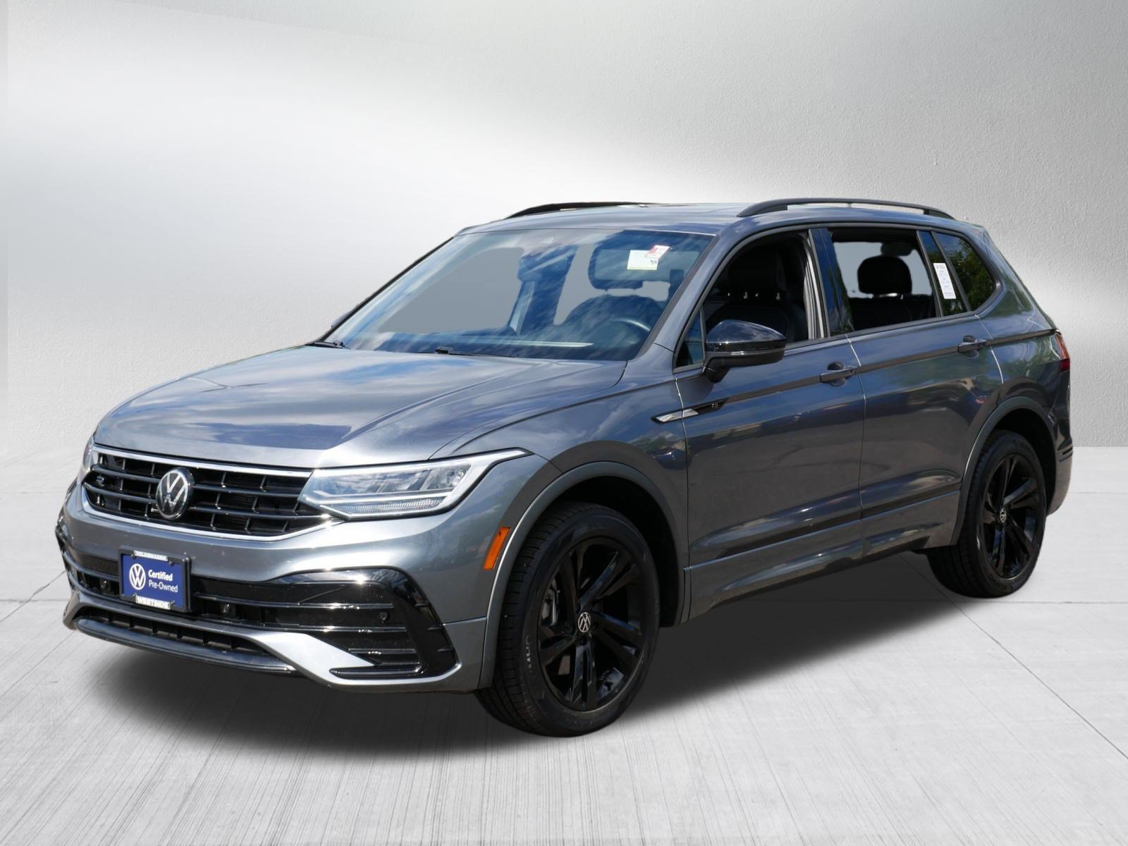Certified 2023 Volkswagen Tiguan SE R-Line AWD/4WD image 3