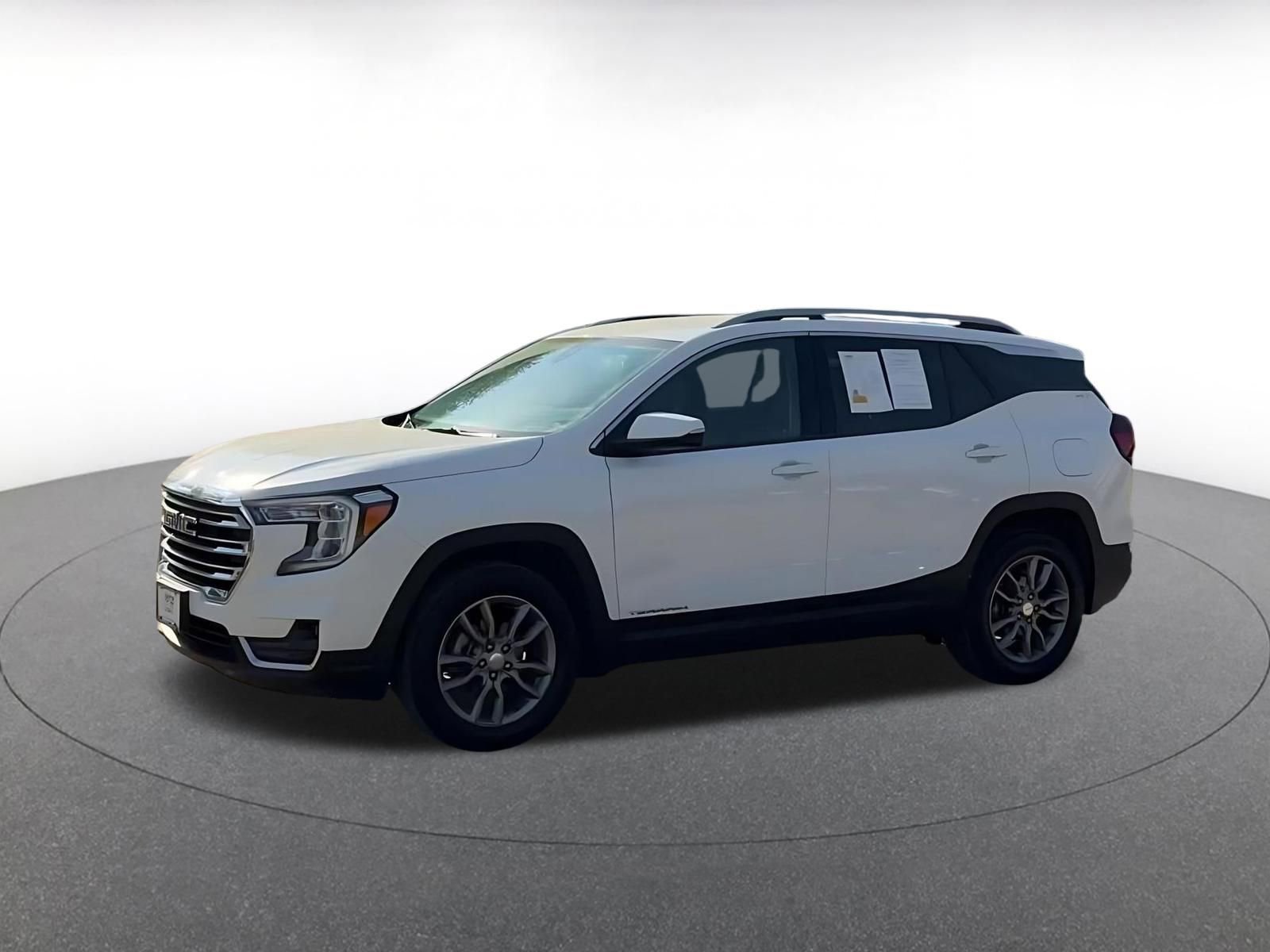 Used 2024 GMC Terrain SLT image 8