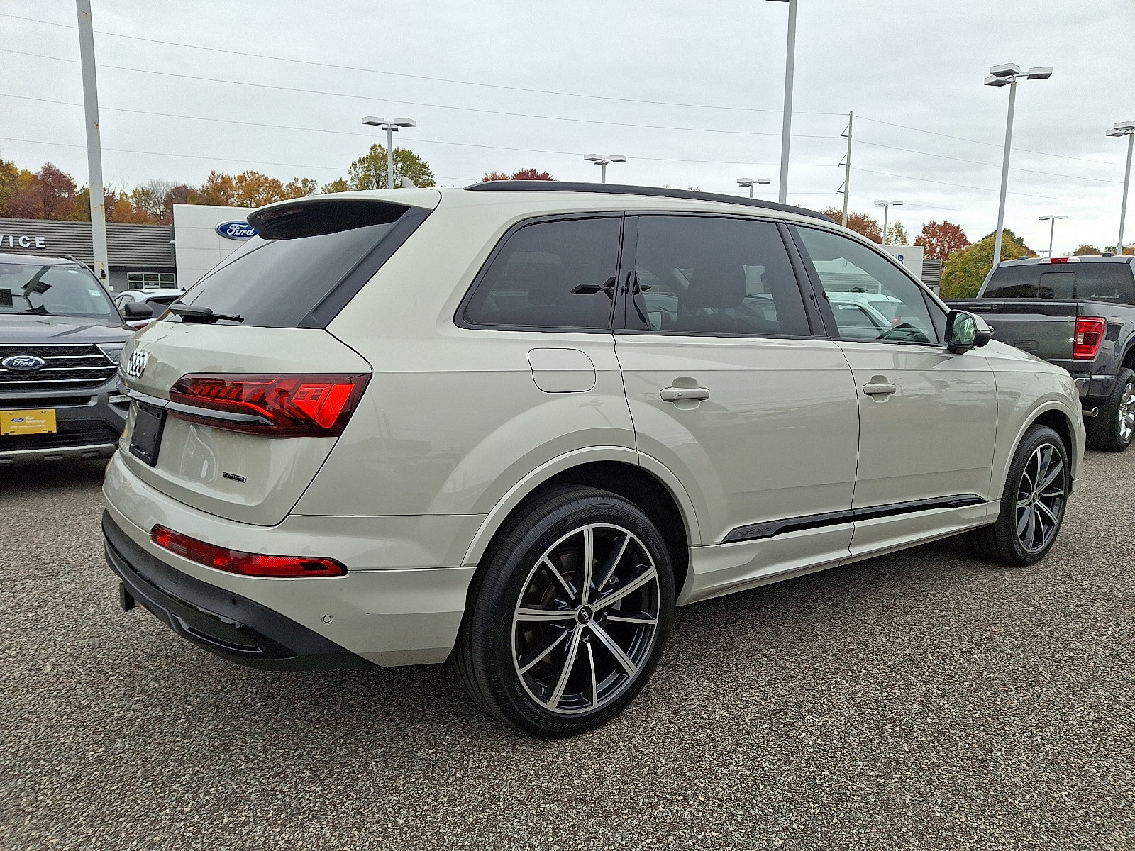 Used 2022 Audi Q7 Premium Plus w/ Premium Plus Package image 11