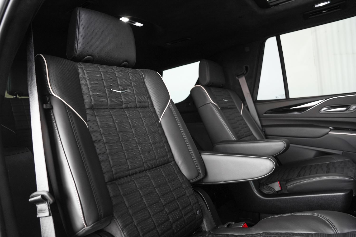 Used 2023 Cadillac Escalade V AWD/4WD image 40