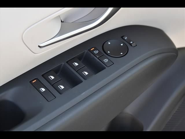 Certified 2025 Hyundai Tucson SE FWD image 20