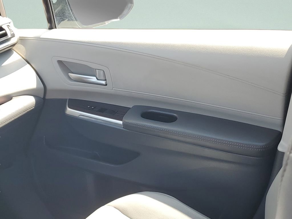 Certified 2024 Toyota Sienna XLE image 16