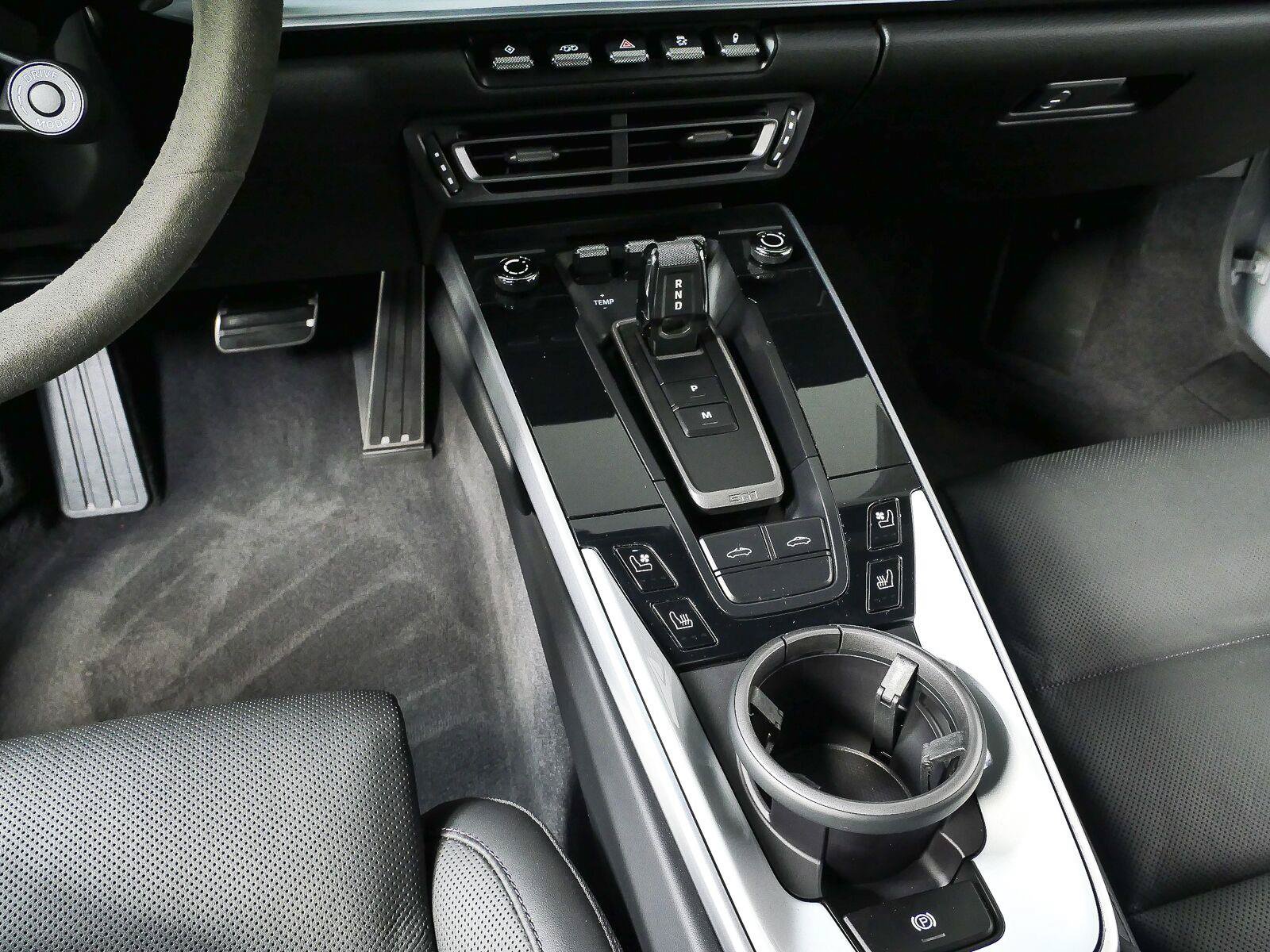 Certified 2024 Porsche 911 Targa 4S w/ Premium Package AWD/4WD image 17
