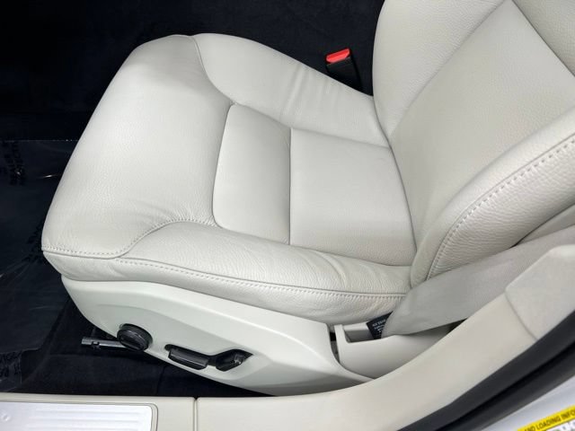 Used 2025 Volvo V60 B5 Cross Country Plus w/ Protection Package Premier AWD/4WD image 14