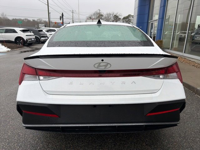 Used 2025 Hyundai Elantra Sport image 6