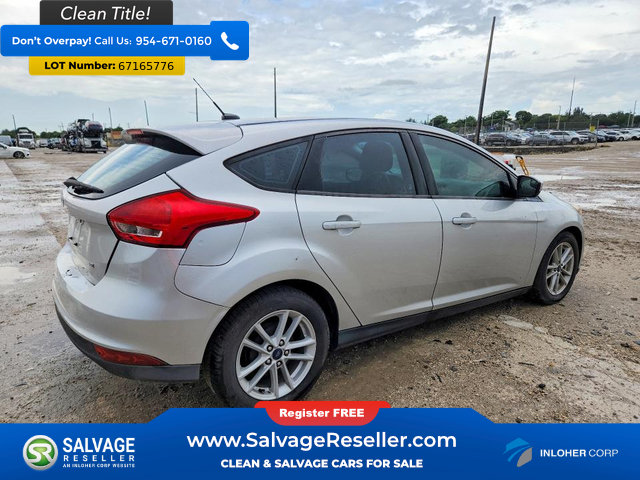 Used 2018 Ford Focus SE FWD image 4