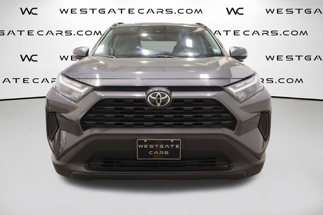 Used 2022 Toyota RAV4 XLE AWD/4WD image 4