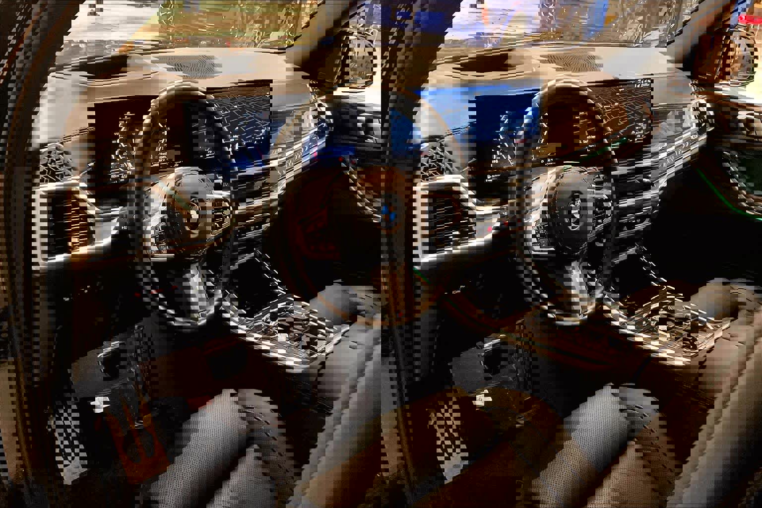 Certified 2024 BMW X5 xDrive40i w/ M Sport Package image 17