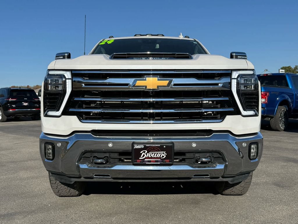 Used 2024 Chevrolet Silverado 2500 LTZ w/ LTZ Convenience Package AWD/4WD image 2