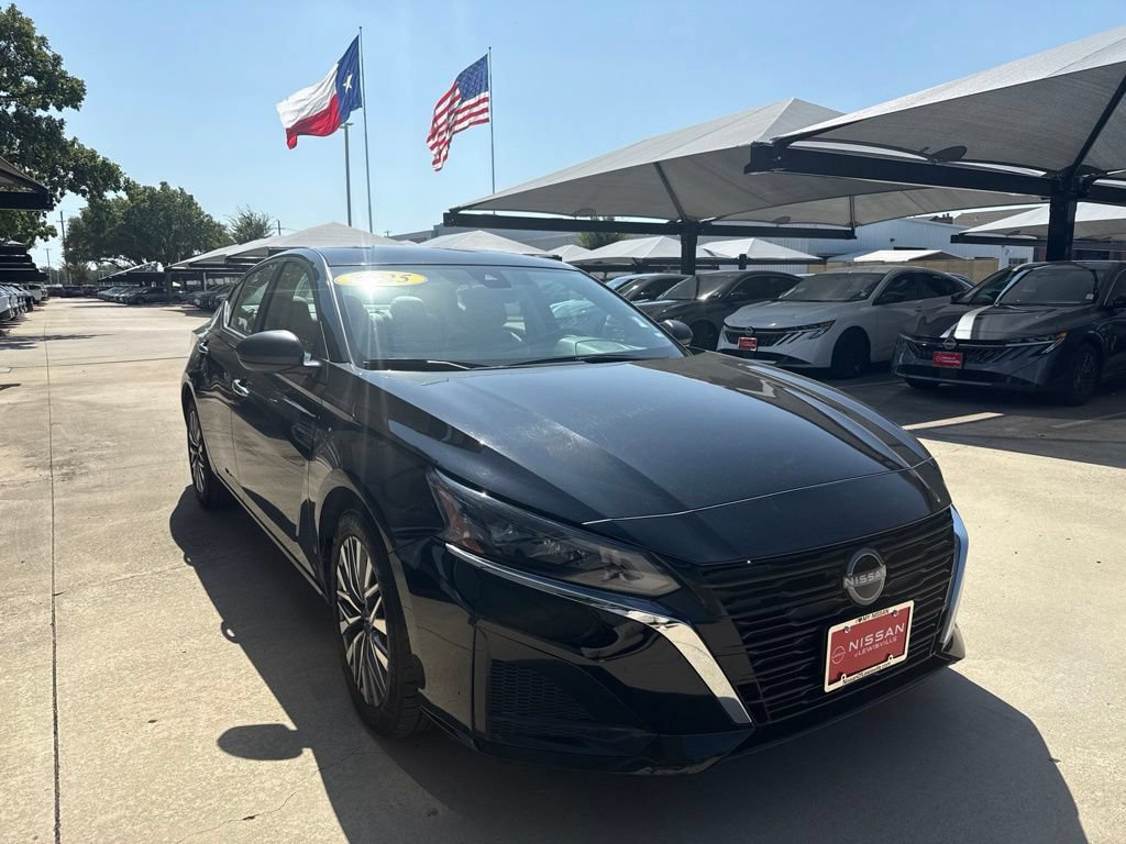 Certified 2025 Nissan Altima 2.5 SV FWD image 9