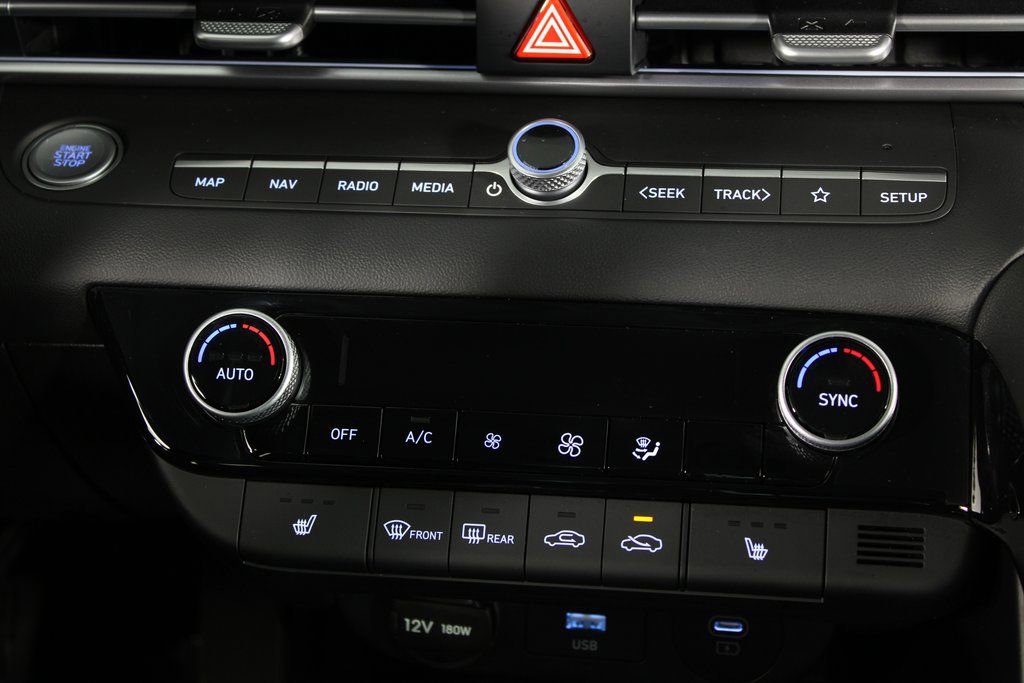 Certified 2025 Hyundai Elantra SEL image 19