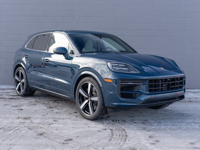 Used 2025 Porsche Cayenne S image 9
