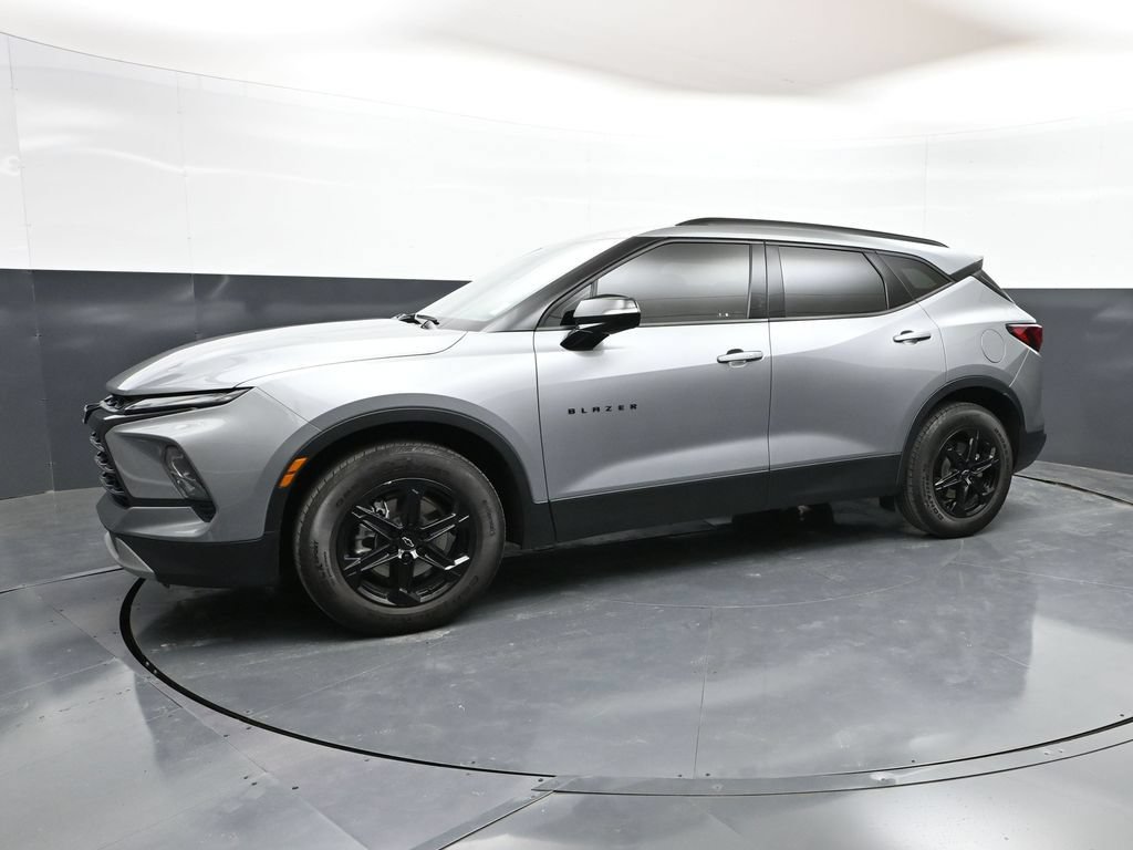Used 2024 Chevrolet Blazer LT w/ Midnight/Sport Edition FWD image 35