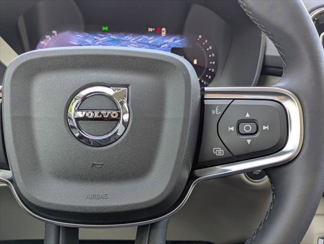 Used 2023 Volvo XC40 B5 Plus w/ Driver Assist Package AWD/4WD image 14