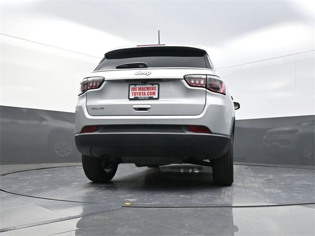 Used 2025 Jeep Compass Sport image 32