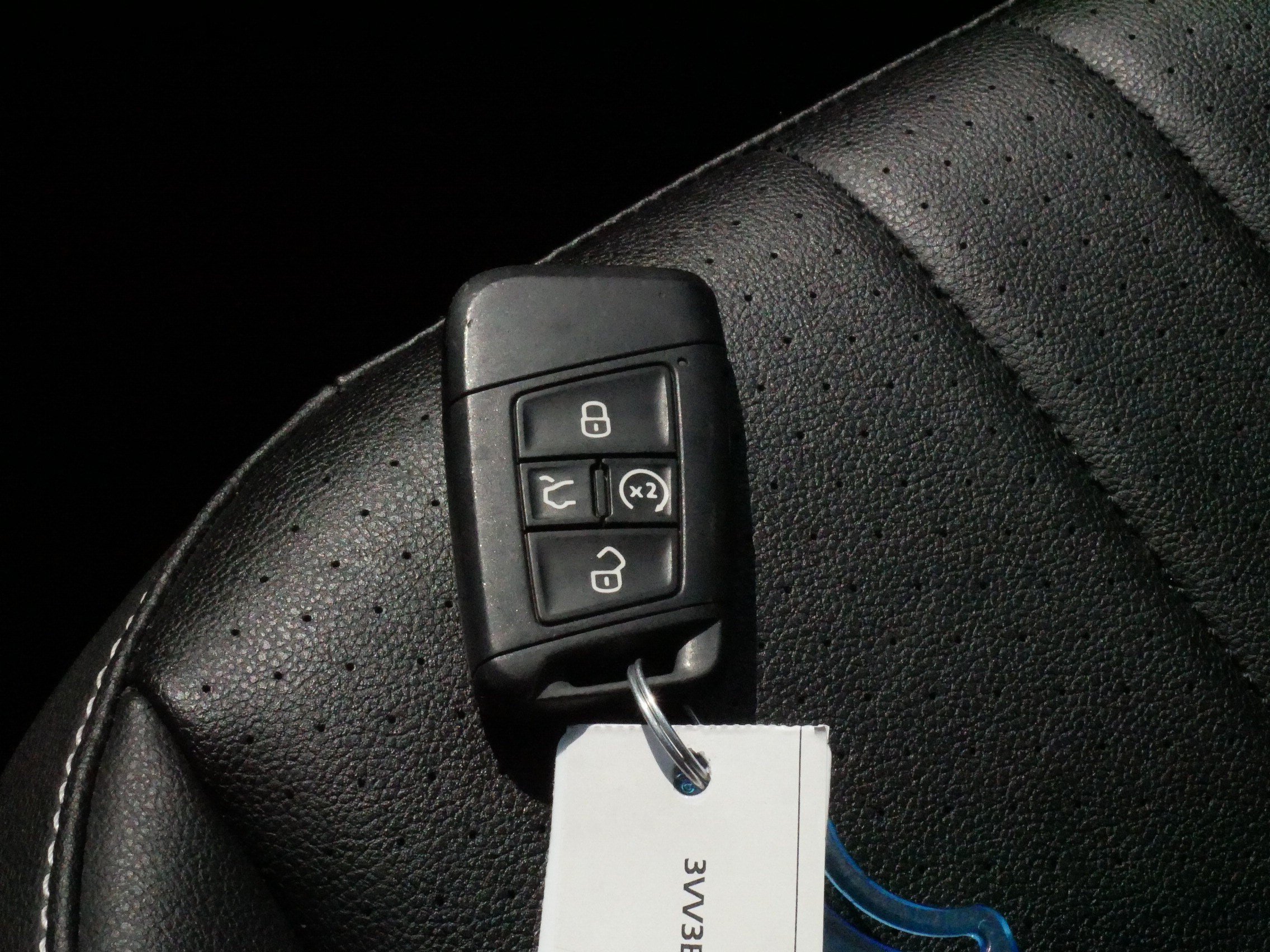 Certified 2023 Volkswagen Tiguan SE FWD image 31