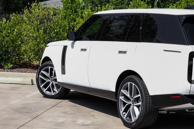New 2027 Land Rover Range Rover Long Wheelbase SE AWD/4WD image 14