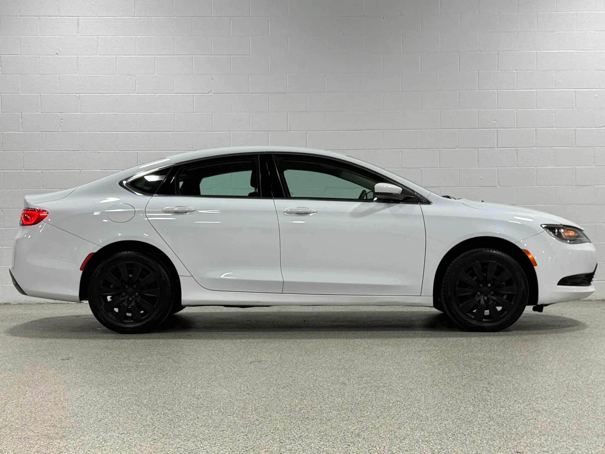 Used 2017 Chrysler 200 LX FWD image 5