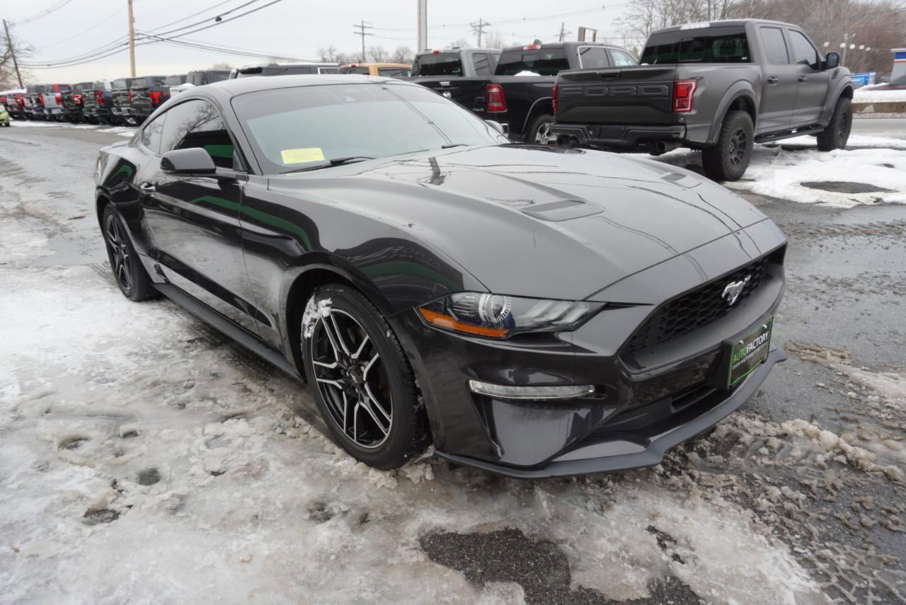 Used 2022 Ford Mustang Premium w/ Equipment Group 201A image 4