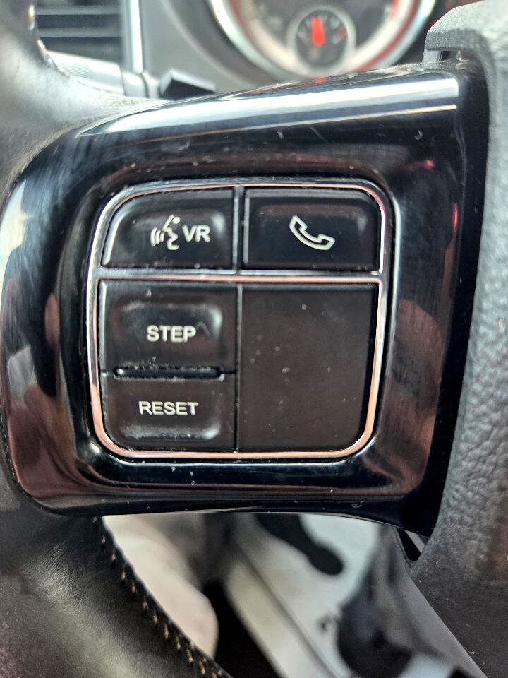 Used 2019 Dodge Grand Caravan SXT image 16