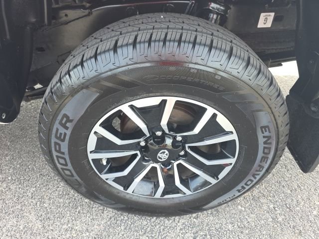 Used 2020 Toyota Tacoma TRD Sport w/ Technology Package AWD/4WD image 7