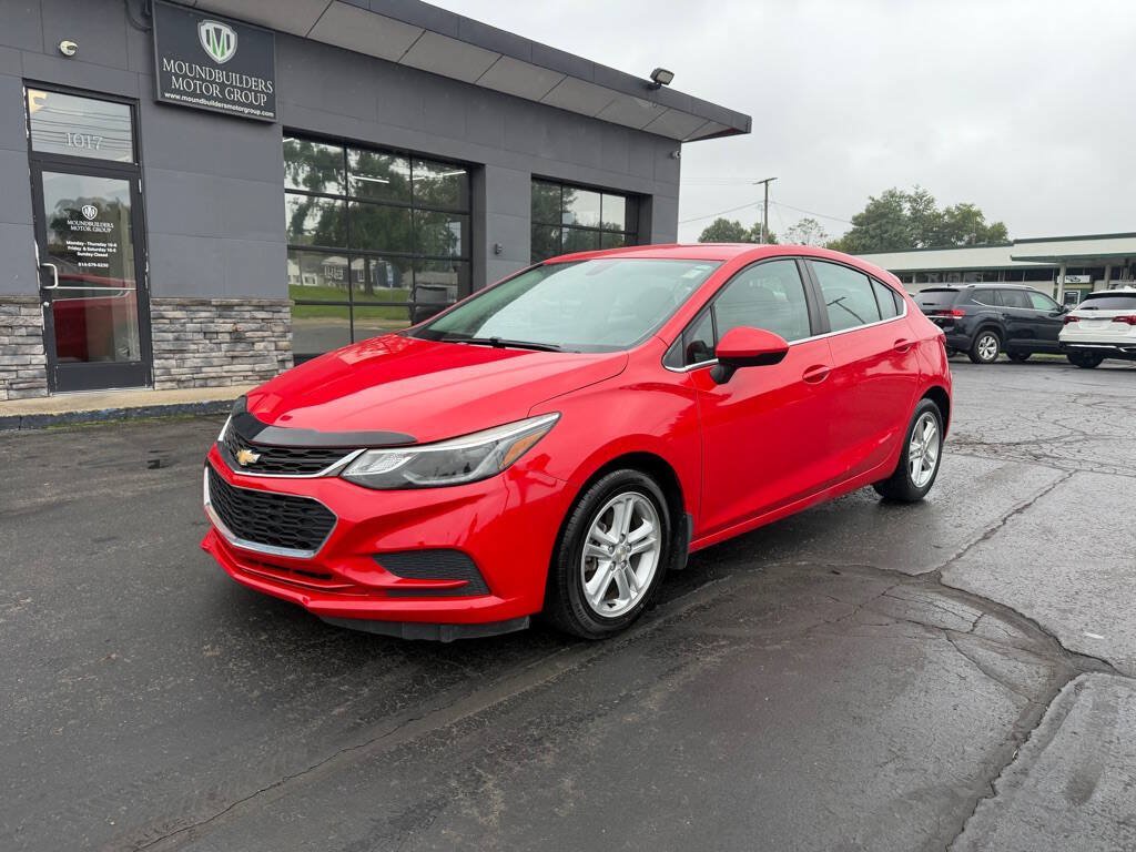 Used 2017 Chevrolet Cruze LT w/ Convenience Package FWD image 2