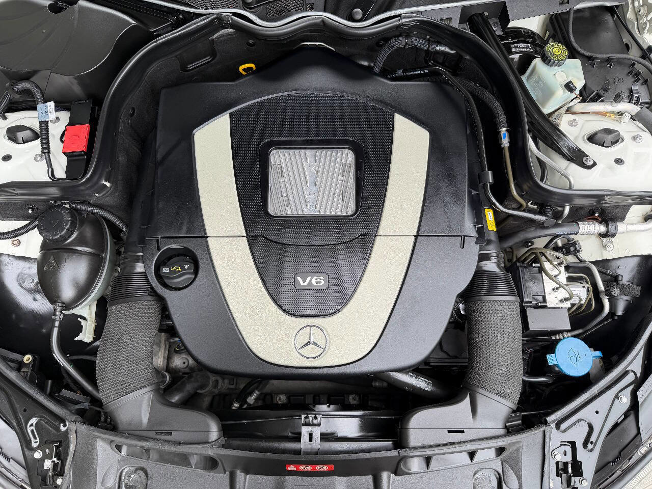 Used 2010 Mercedes-Benz C 300 Sedan image 35