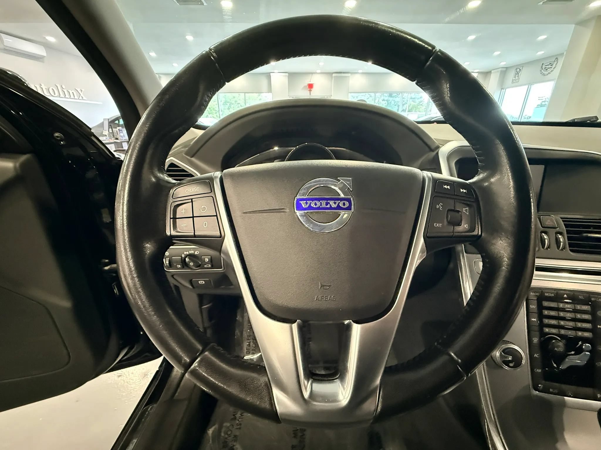 Used 2017 Volvo XC60 T6 Dynamic w/ Preferred Option Package AWD/4WD image 20