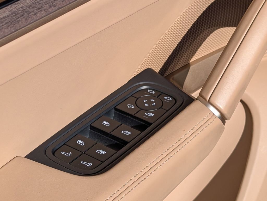 Used 2024 Porsche Cayenne image 21