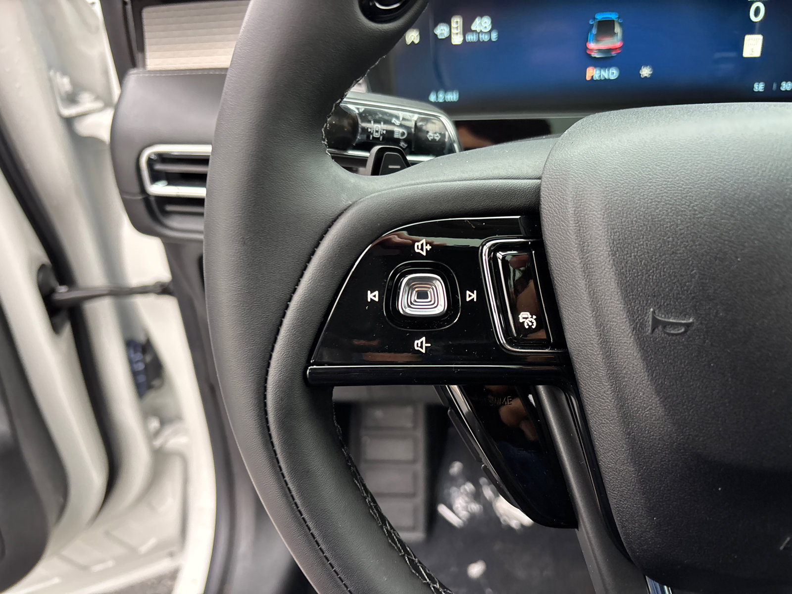 New 2026 Lincoln Corsair Premiere image 17